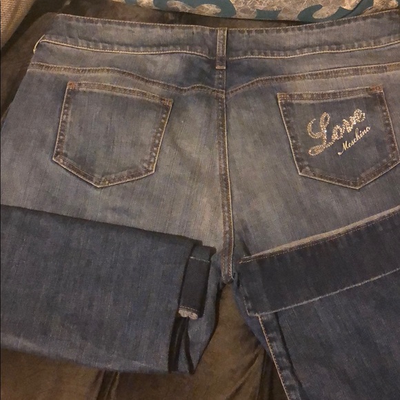 Too small - Picture 8 of 8